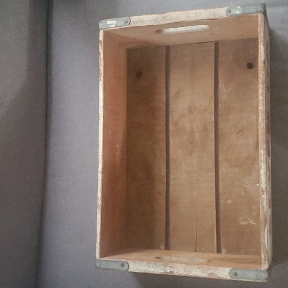 Home decor red white grey brown pop collectible vintage wood crate seven… - Picture 4 of 16